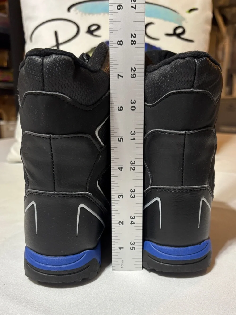 Kids Totes Unisex Snow Boots size 1 Hook-and-Loop Strap